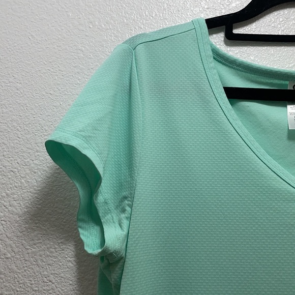 WORKOUT TOP - Picture 2 of 5